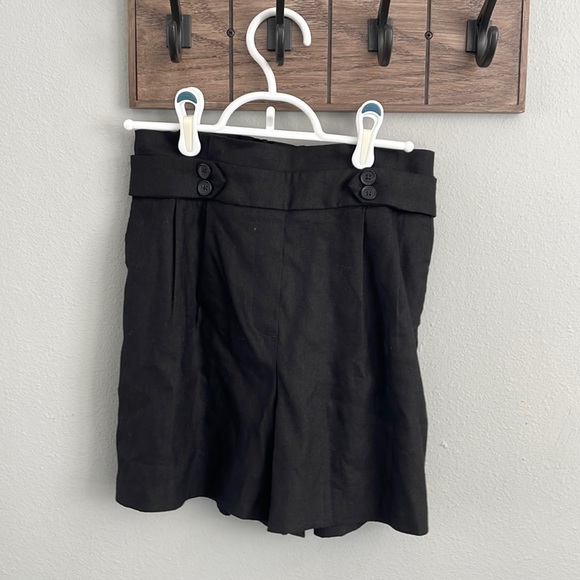 Express Pants - NWT Express Midi High Rise Extreme Shorts in Black size XS